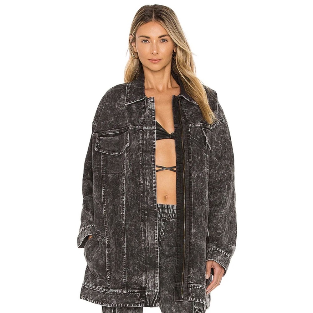 NEW Norma Kamali Oversized Jean Jacket in Black Acid Wash, Size 4/36